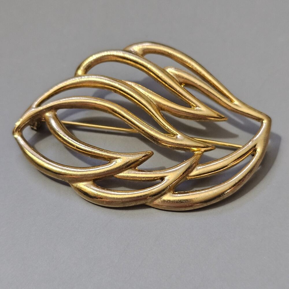 Monet Abstract Leaf Statement Brooch Pin Openwork Modern Vintage